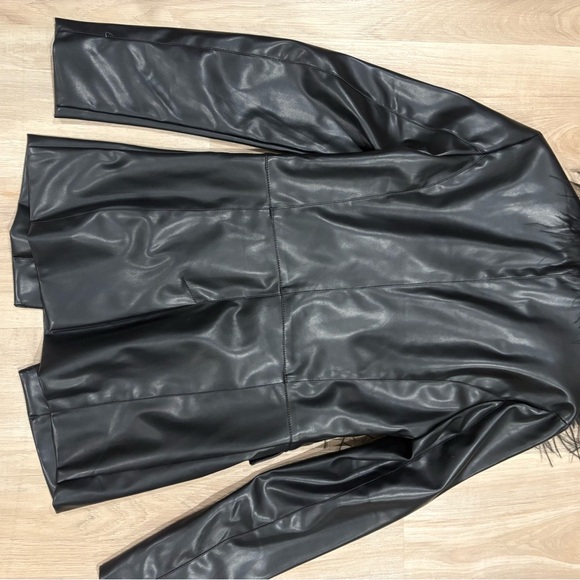 Black Leather Jacket with Luxurious Fur Collar - Picture 7 of 9